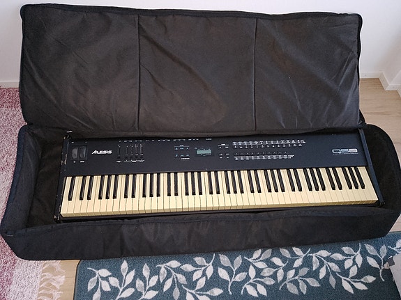 Alesis QS8