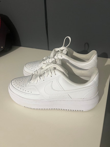 Nike valkoiset tennarit koko 38