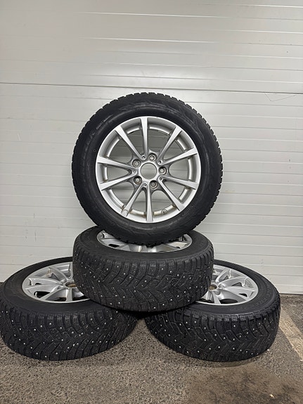 BMW OEM vanteet R16 Nastarenkaat 205/60R16