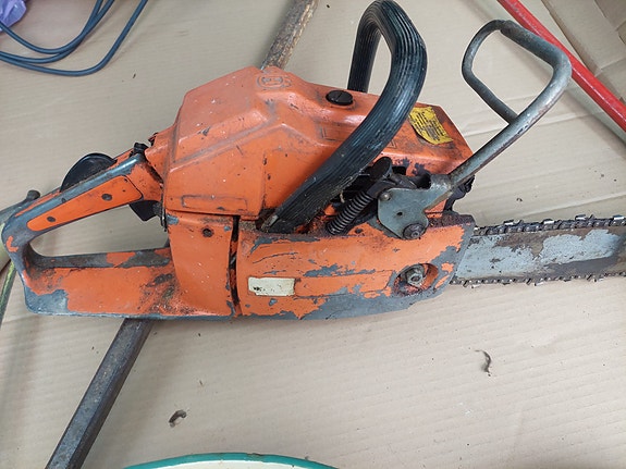 Husqvarna 444 moottorisaha