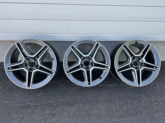 Myydään Mercedes-Benz AMG -vanteet 18” (3 kpl)