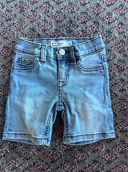 Cubuksen shortsit 98