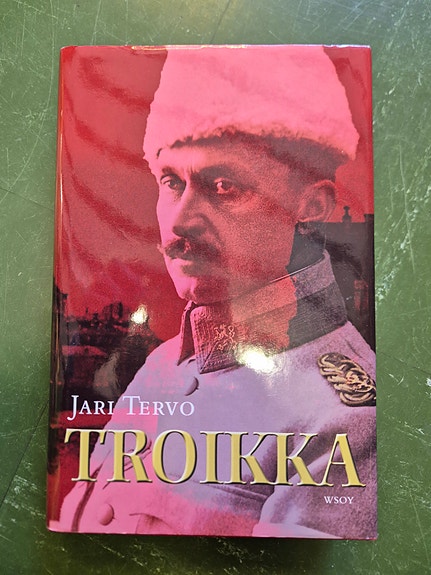 Jari Tervo Troikka kirja