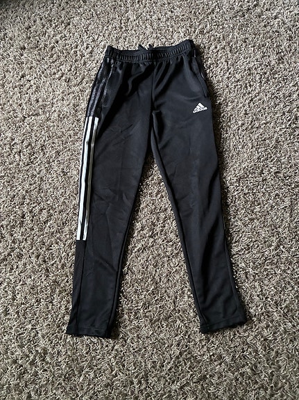 Adidas Tiro 21 verryttelyhousut 152 cm