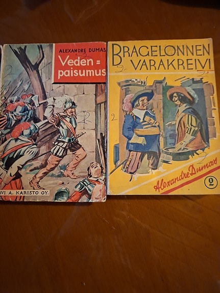 Alexandre Dumas Vedenpaisumus ja Bragelonnen varakreivi kirjat