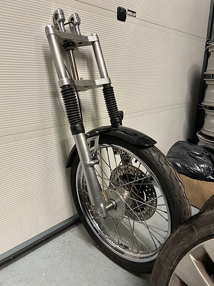 HD Shovelissa ollut etuhaarukka ja etupyörä