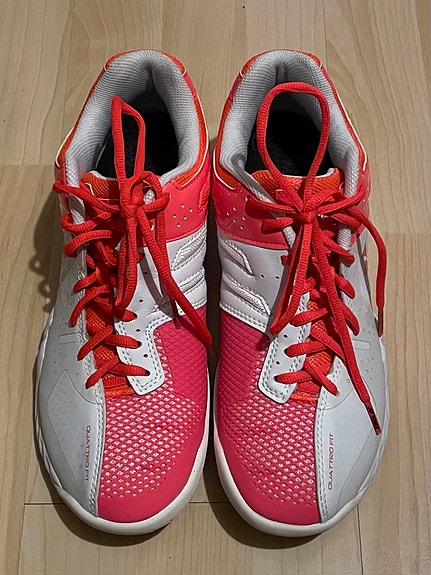 Yonex sisäpelikengät (koko 42)