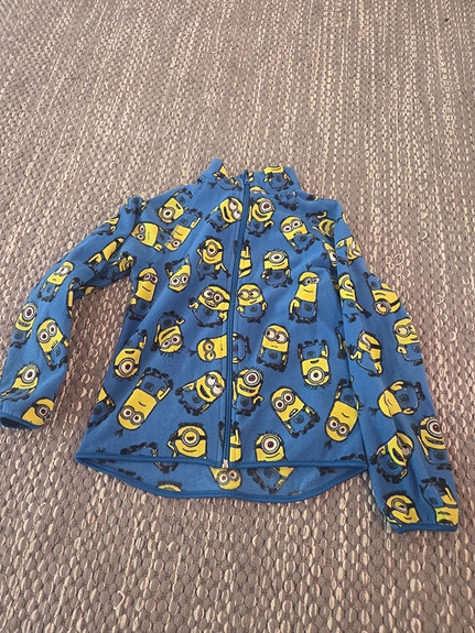 minions fleecetakki. 122/128.