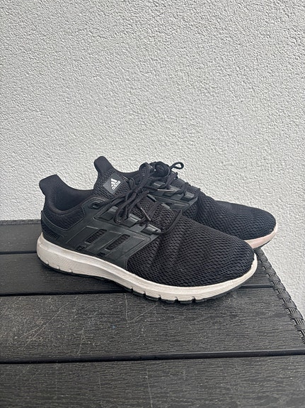 Adidas lenkkarit, 45 1/3