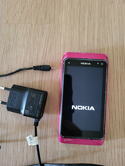 Nokia N8 Pinkki