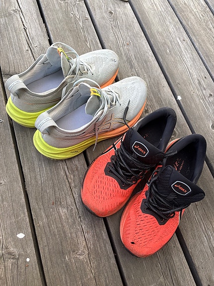 Asics lenkkarit 44 punaiset