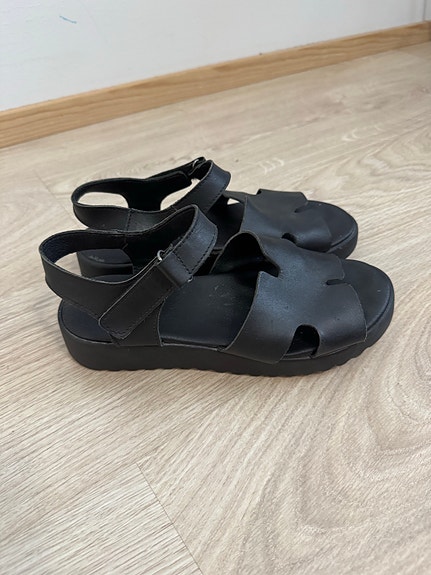 Sandaalit 39