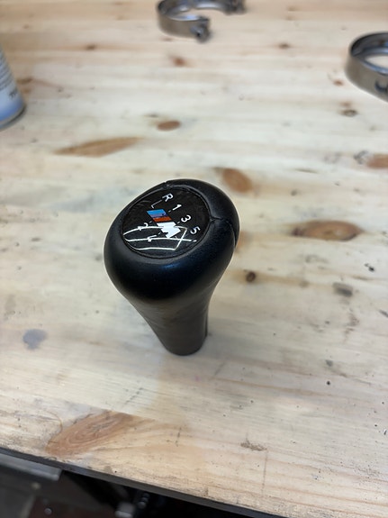 Bmw e36 M- Vaihdekepin nuppi.
