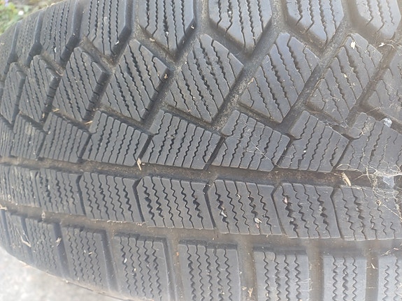 Continental talvirenkaat 215/65 R16