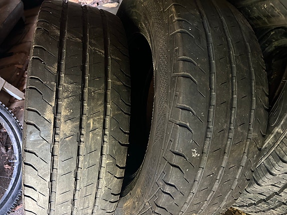 C Renkaat 225/65/16”continental