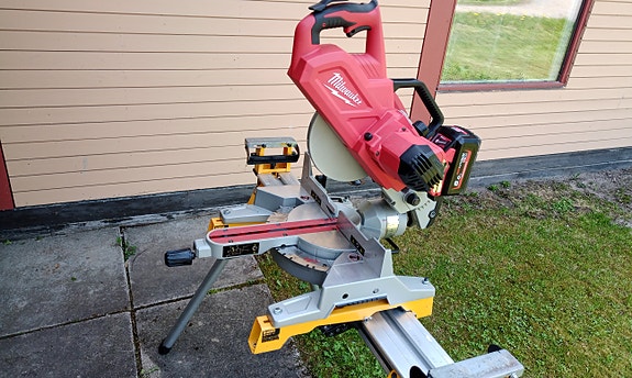 Milwaukee M18 SMS216