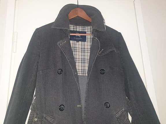 Burberry pitkä farkkutakki