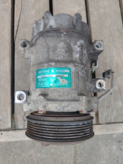 Volvo V50 ilmastoinnin kompressori