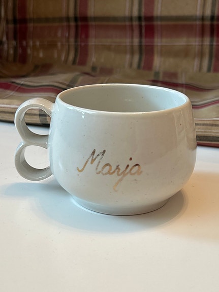 Pentik Halla nimellinen kahvikuppi ”Marja”