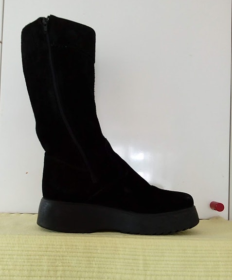 Talvisaappaat koko 40. sisäpohjan pituus 24,5 cm. Haljasmokka pinta,