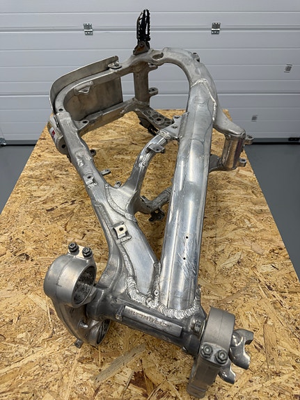 Honda CRF450R – OEM Frame – 2005–2008