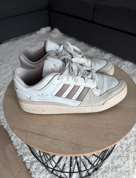 Adidas Forum tennarit