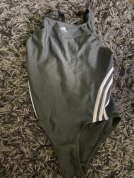 Adidas uimapuku 152