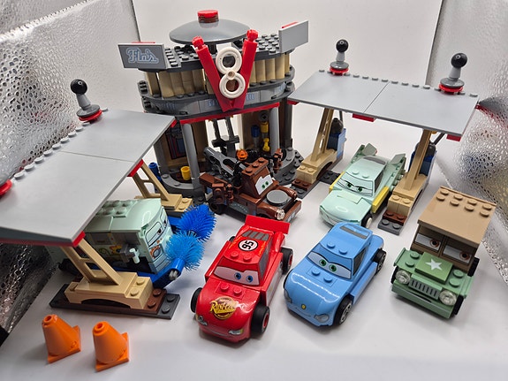 Lego Cars 8487 Flo's V8 Cafe