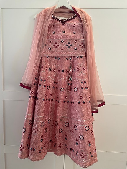 Juhlamekko 158 cm