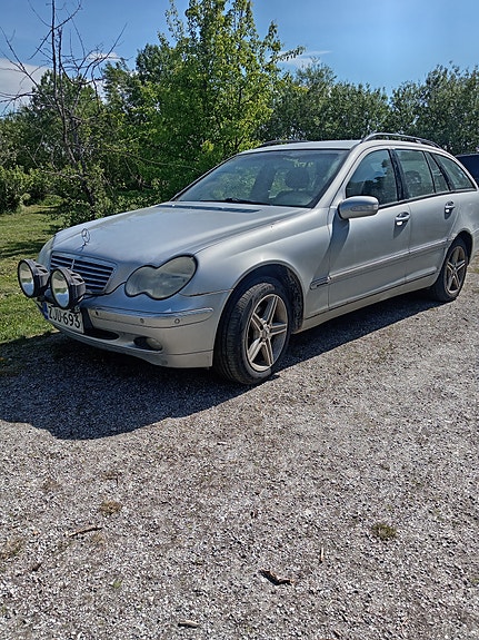 Myydään osina