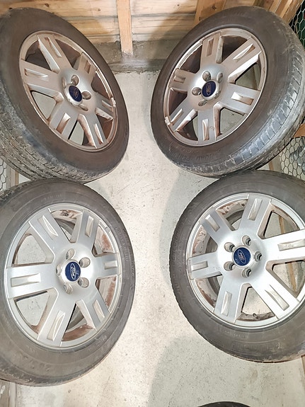 Fordin aluvanteet + kesärenkaat 205/55 R16(+2 kpl. 205/60/16)