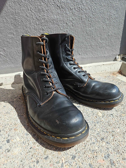 Dr. Martens 1460 Maiharit, koko 43 (UK 9), Made In England