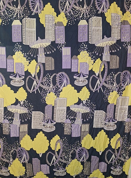 Luhta kaksi verhoa violetti keltainen huvipuisto