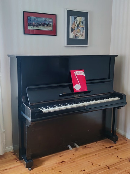 myydään huollettu ja viritetty piano
