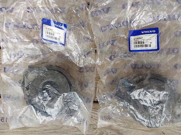Volvo V70 2000/-01  takavaimennuksen osia
