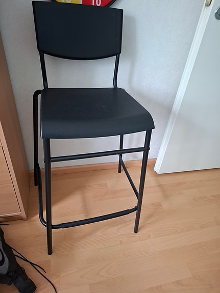 myydään baari tuoli