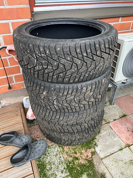 Hankook winter iPike x 255/45r20 nastarenkaat