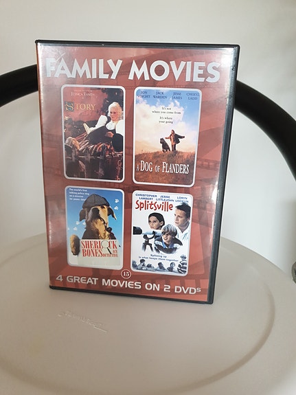 Family Movies - 4 elokuvaa 2 DVD-levyllä