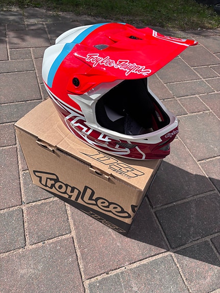 TLD D3 Fiberlite kypärä XL