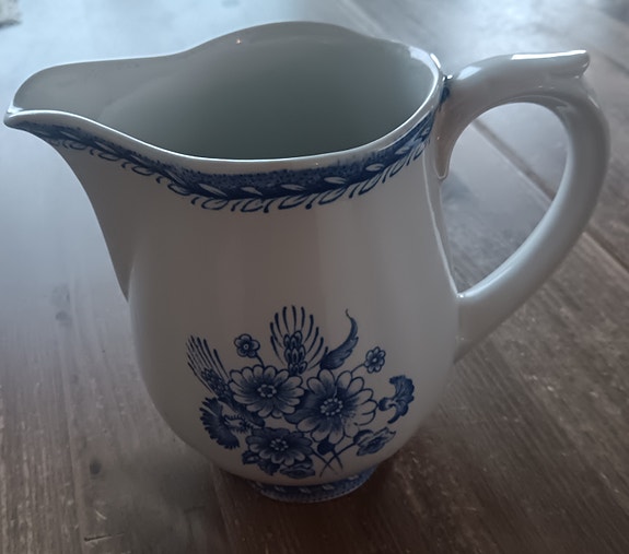 Arabian Suomen kukka-kannu