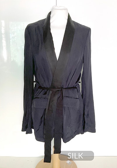H&M Conscious tummansininen silkki kimono bleiseri vyöllinen takki navy musta