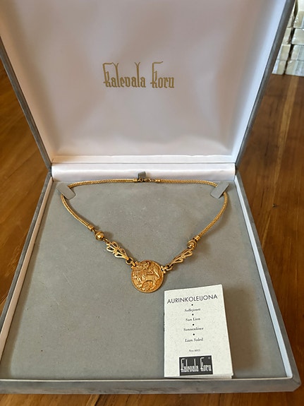 Kalevala Koru Aurinkoleijona kulta 18k