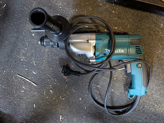 Makita Iskuporakone HP2051F