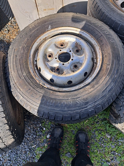 Ford Transit kesärenkaat peltivanteilla 195 R 14C