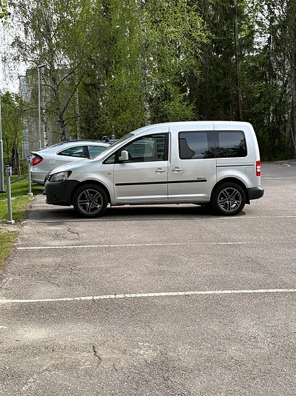 Ostetaan koirahäkit Volkswagen Caddy -Lifeen