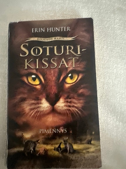Erin Hunter Soturikissat Pimeennys pokkari