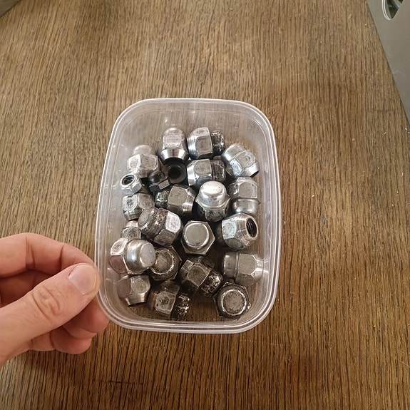 Pyörän pultit / mutterit kromi