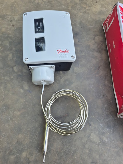 Danfoss RT4 termostaatti anturilla