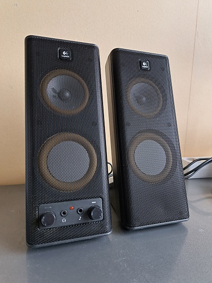 Logitech X140 Kaiuttimet