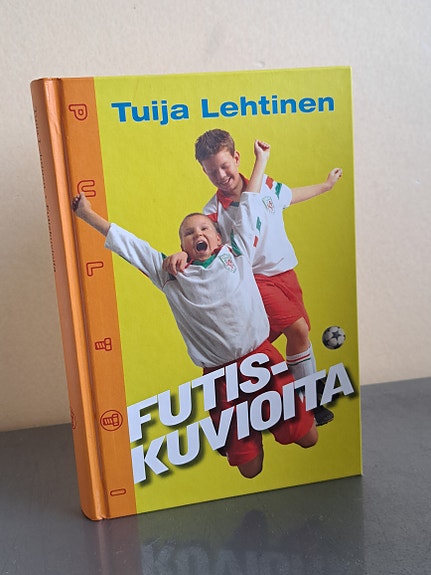 Tuija Lehtinen: Futiskuvioita - kirja